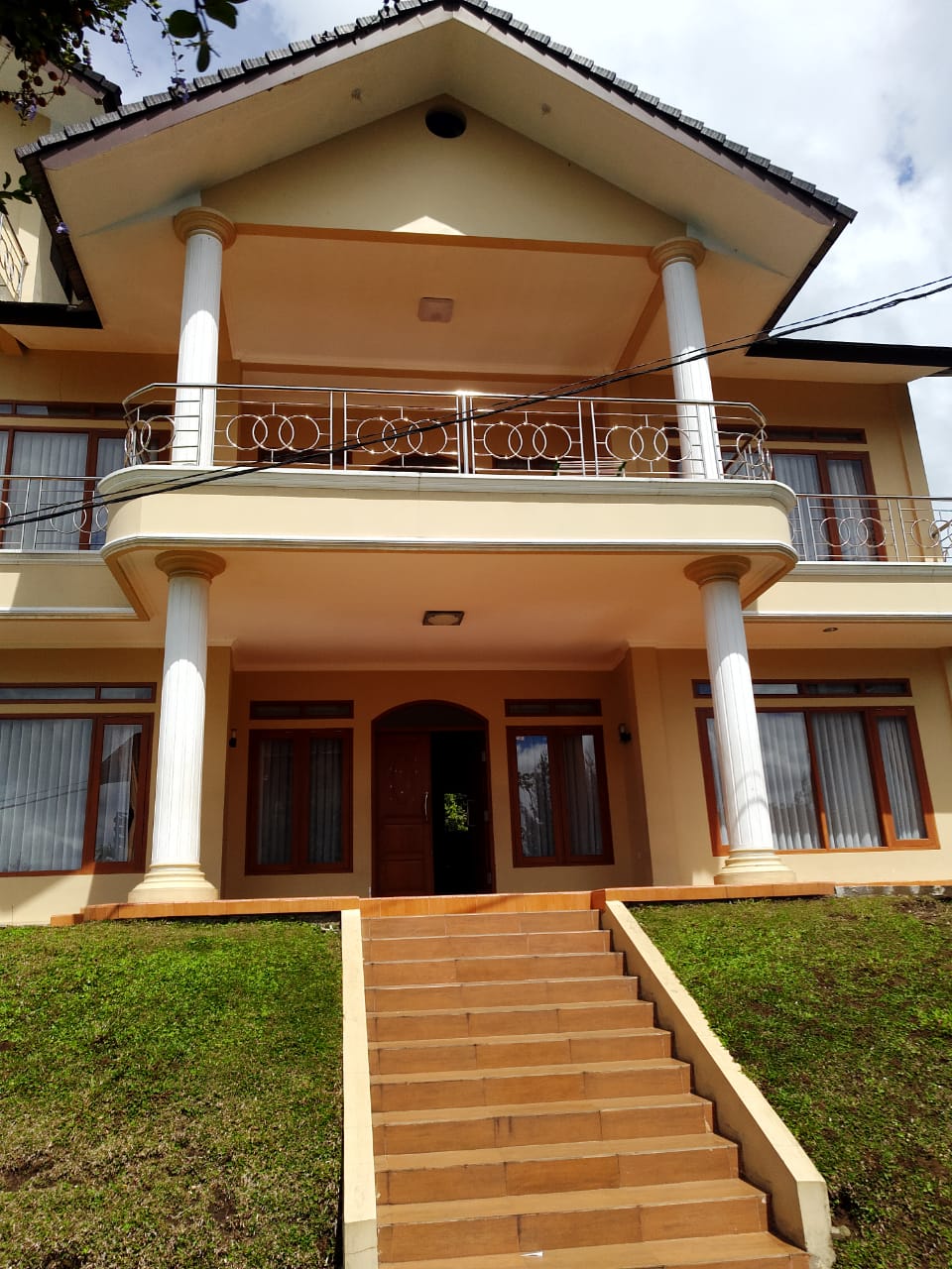 Villa Valencia 11 Kamar Tidur  Private Pool Cocok Untuk Rombongan